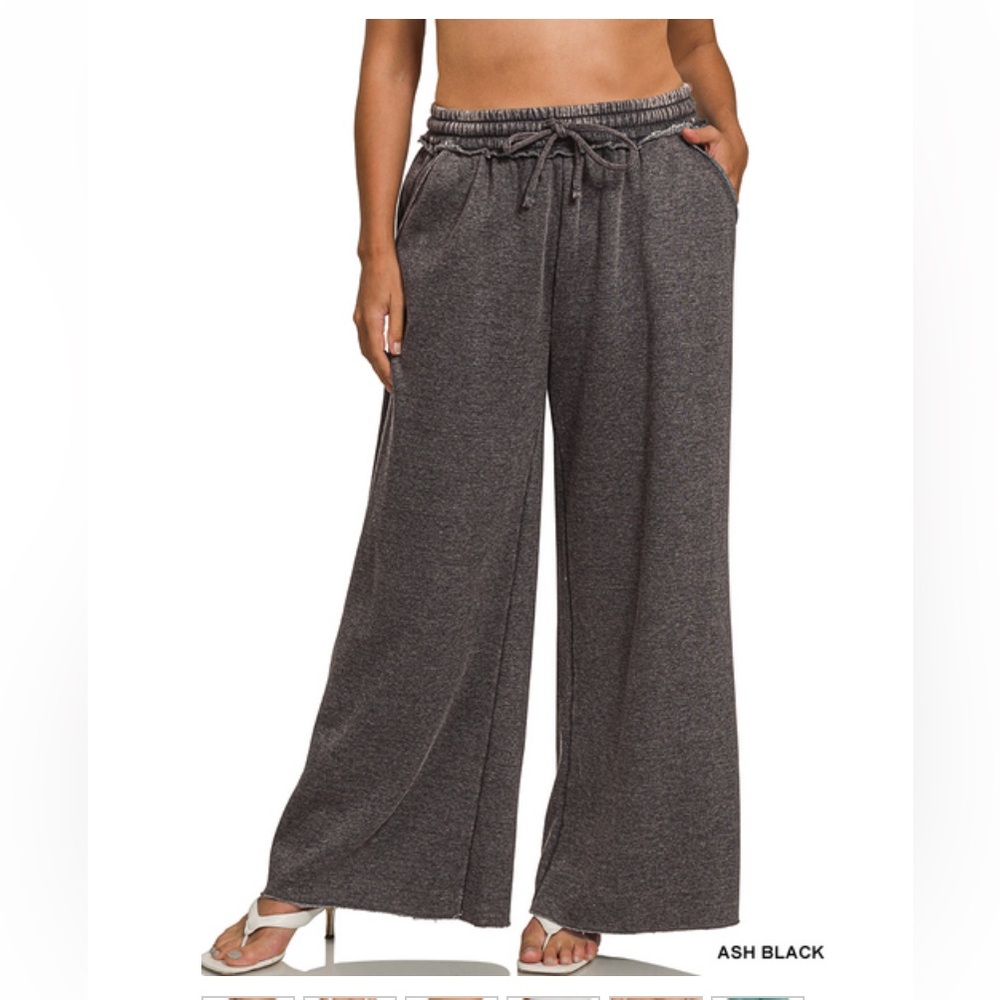 127 1X - 3X 🌻Zenana ash black ACID WASH FLEECE
PALAZZO SWEATPANTS
POCKETS